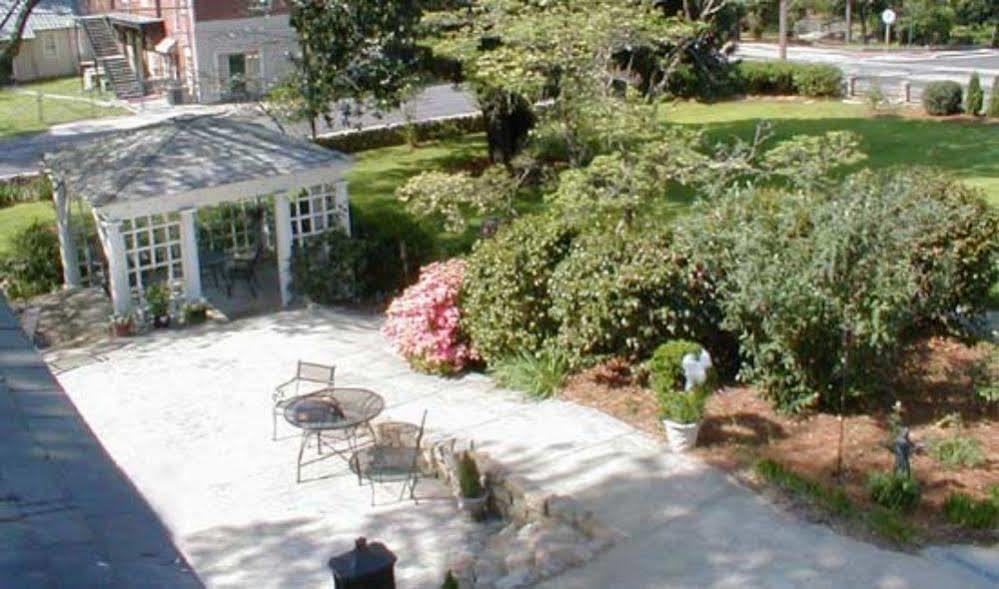 Fuquay Mineral Spring Inn & Garden Εξωτερικό φωτογραφία